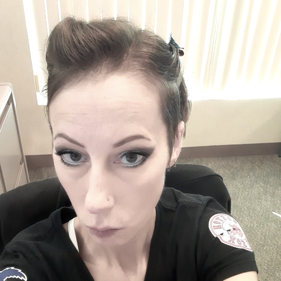 Meet your Posher, Amy - Picture 2 of 4